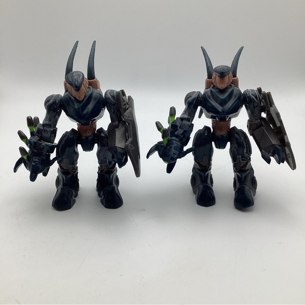 HALO Mega Bloks Blue Covenant Hunter Mini Figure X 2